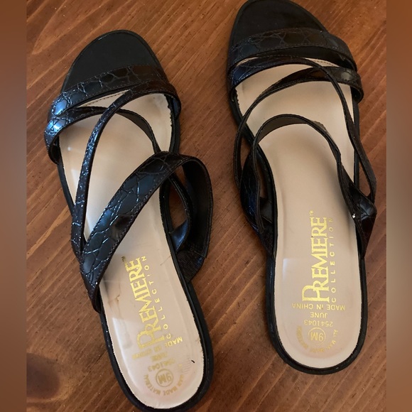 Size 9 M Womens sandals Premiere Collection - Picture 1 of 4